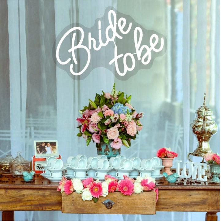 Bride To Be Light Up Sign - Neo Light Wall Decoration Online